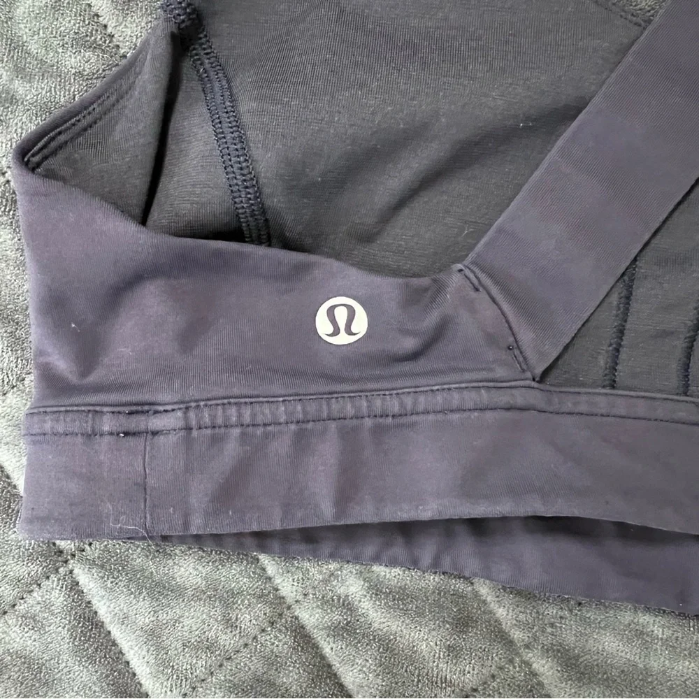 Lululemon Sports Bra Women’s Size 6 Cross Back Navy Blue Athletic Racerback FF